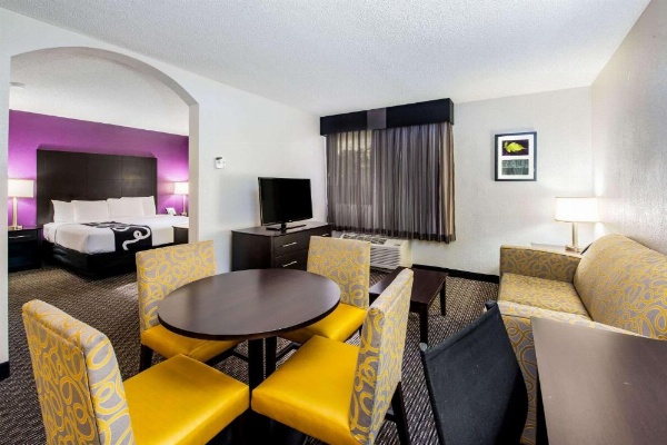La Quinta Inn & Suites by Wyndham Fort Lauderdale Tamarac image 18